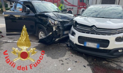 Scontro tra due vetture: soccorsi e pompieri a Giussano