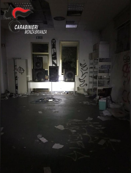 Rave party all’ex Snia, arrivano i Carabinieri, cento denunce