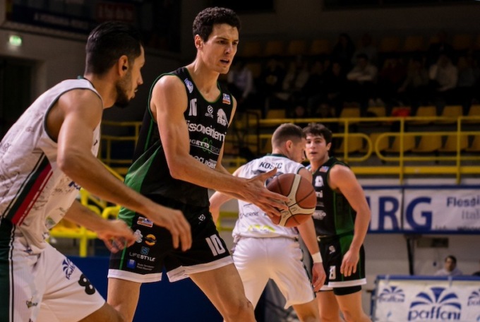 Prova convincente per Brianza Casa Basket: sua la partita contro Omegna