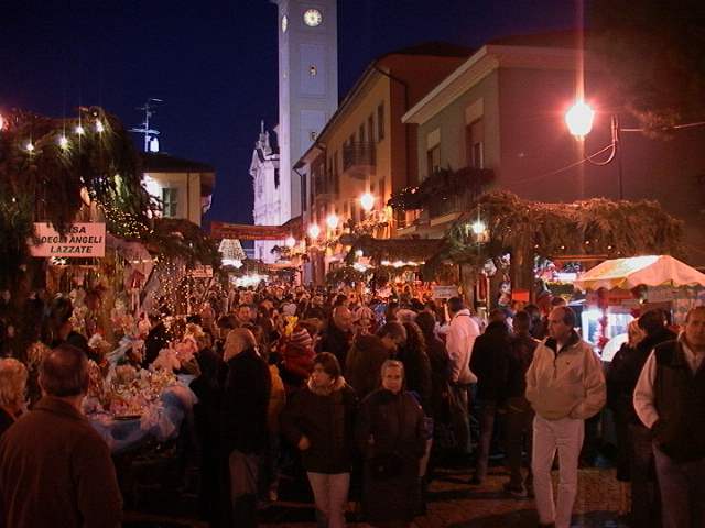Il borgo brianzolo si prepara ad accogliere i Mercatini di Natale