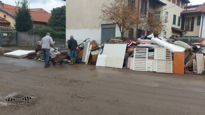 Esondazione, il sindaco chiede scusa: «Dovevo essere più duro con Aipo»