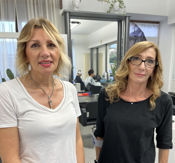 Paura al salone di bellezza: parrucchiera minacciata e aggredita