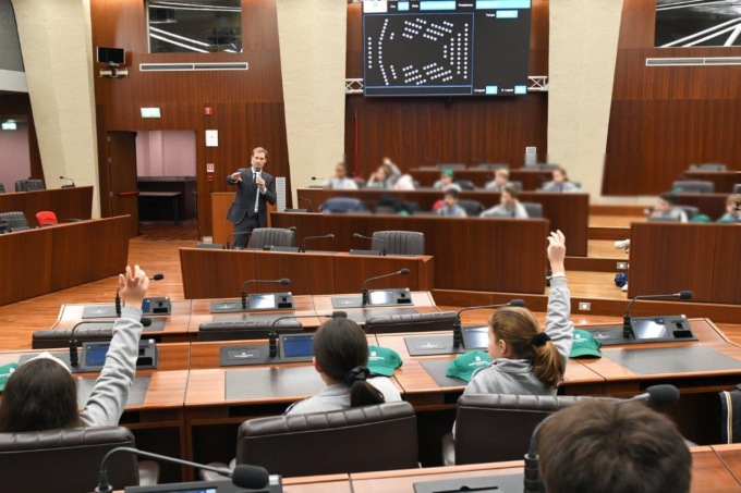 Gli studenti della primaria monzese in visita a Palazzo Pirelli