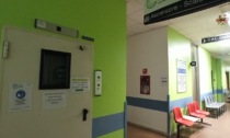 Ascensore per i barellati fuori uso da mesi all'ospedale di Lissone