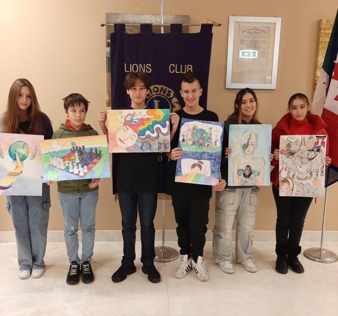 “Un poster per la pace”: il Lions Club Seregno Brianza premia sceglie i vincitori a livello locale