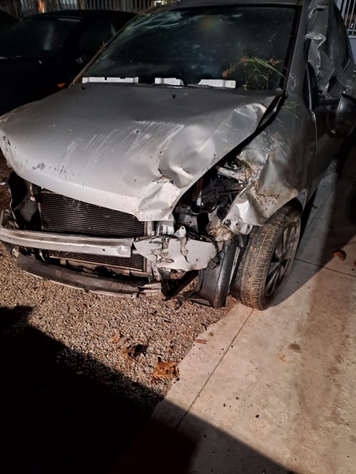 Si ribalta da solo con l’auto: 42enne in gravissime condizioni