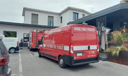 Incendio nella canna fumaria del ristorante, accorsi i Vigili del Fuoco