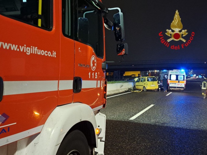 Incidente in Statale 36: l’auto finisce contro lo spartitraffico