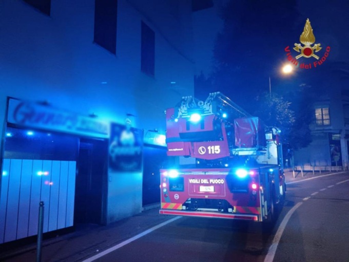 Vigili del Fuoco a Meda, incendio in una pizzeria