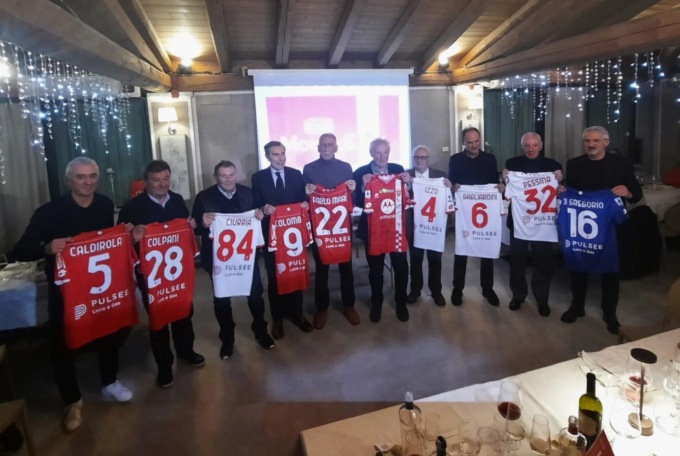 Tanti campioni alla serata per mister Magni