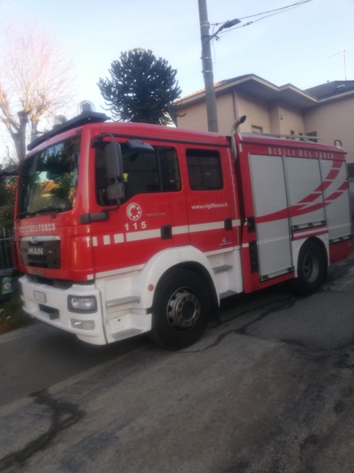 Durante i lavori tranciano un tubo del gas, evacuato l’Istituto Milani a Meda. Uno studente in ospedale