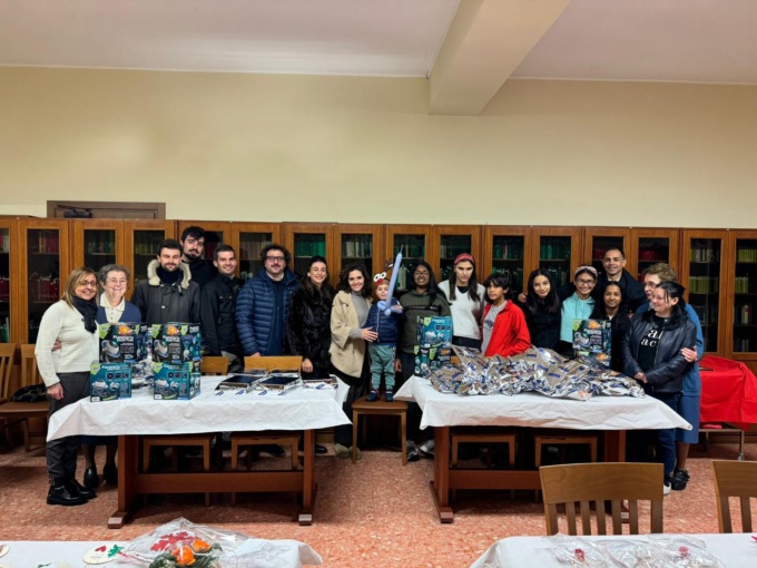 Il Gruppo Giovani Bcc Carate ha regalato un sorriso al Centro Mamma Rita