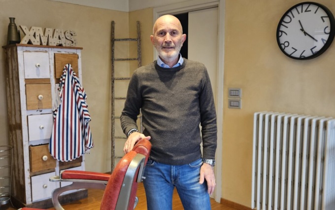Mezzo secolo di “lavate di capo”: il mitico Silvano appende le forbici al chiodo