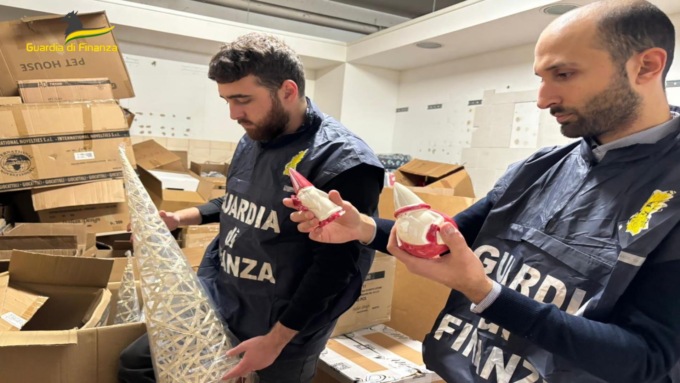 Sequestrati oltre tre quintali di fuochi d’artificio pericolosi in un emporio a Brugherio