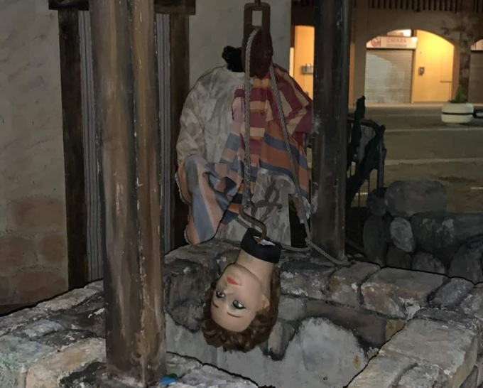 Vandali in azione a Cornate: colpito il presepe allestito davanti alla chiesa