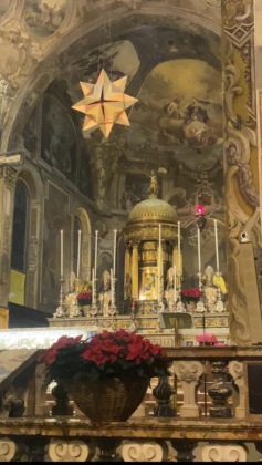 Duomo di Monza, la luce della messa nella vigilia di Natale