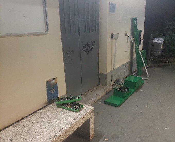 Atto vandalico alla stazione di Buttafava, rotte due convalidatrici