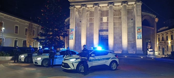 In centro con la droga, denunciato un giovane
