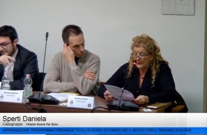 Clamoroso ad Arcore: il Consiglio comunale boccia il bilancio e il piano triennale delle opere