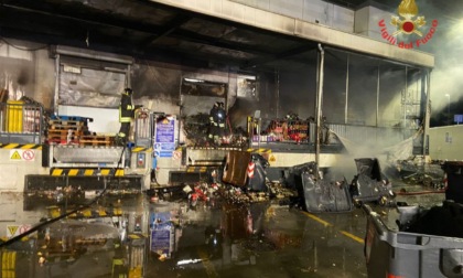 Incendio al deposito del supermercato