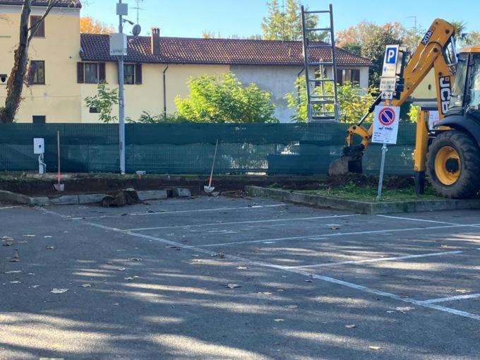 Concluso il restyling del grande parcheggio a Limbiate