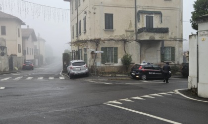 Colpo in un'azienda a Ronco Briantino: malviventi sbarrano la strada con due auto rubate