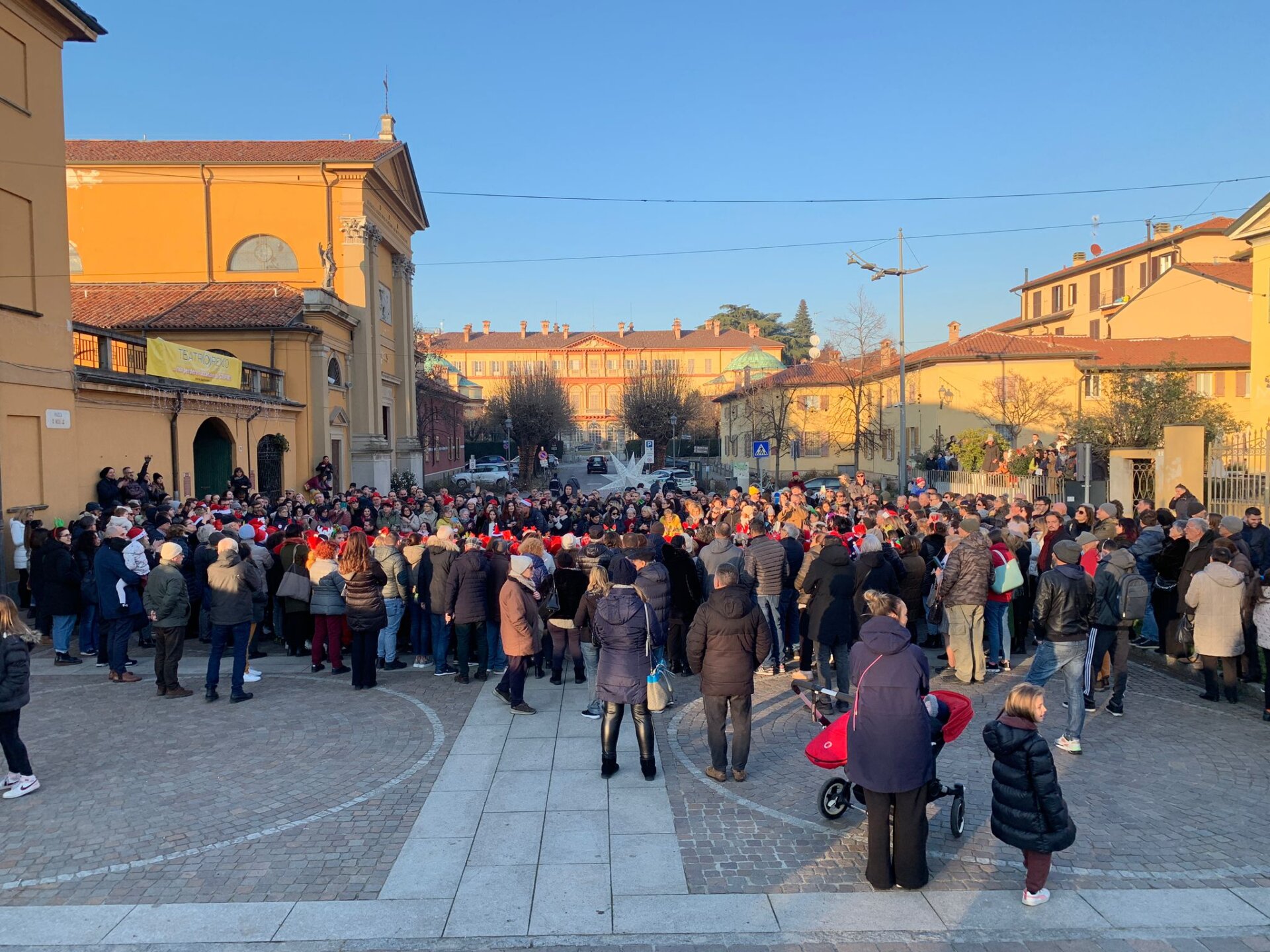 Vimercate festa di Natale in piazza scuola primaria Ada Negri Oreno