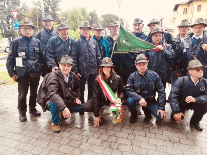 Il Gruppo Alpini di Vimercate dona mille euro al Comune per le famiglie in difficoltà