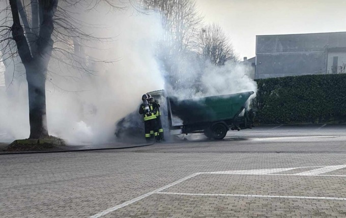 Lentate: camion Econord a fuoco