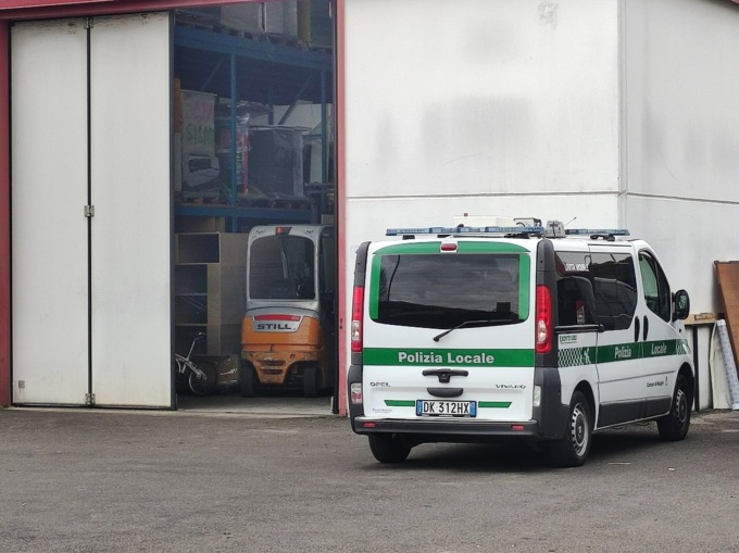 Incidente sul lavoro a Muggiò, soccorso un 49enne