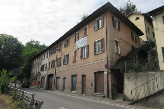 Crolla soletta, chiuso centro profughi