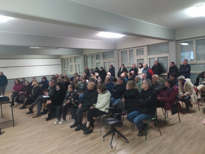 Due campi da tennis alla Cremonina, «Non li vogliamo, meglio il verde»