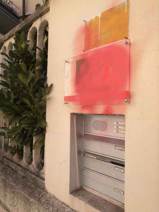Altro raid no vax a Monza, colpiti  Pd e Cgil