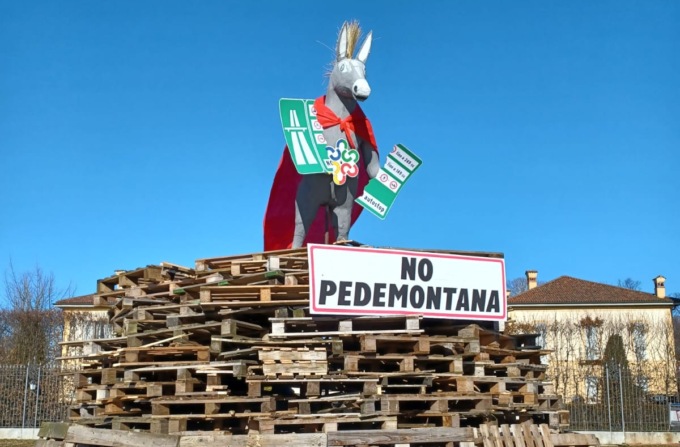Questa sera al falò di Omate si brucia… lo spettro di Pedemontana