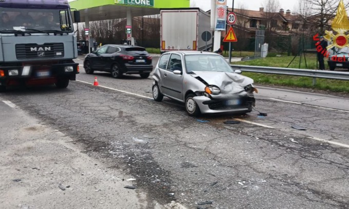 Scontro Tra Auto E Mezzo Pesante: Quattro Feriti - Prima Monza