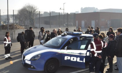 Per i ragazzi dell'Olivetti di Monza una giornata da poliziotti