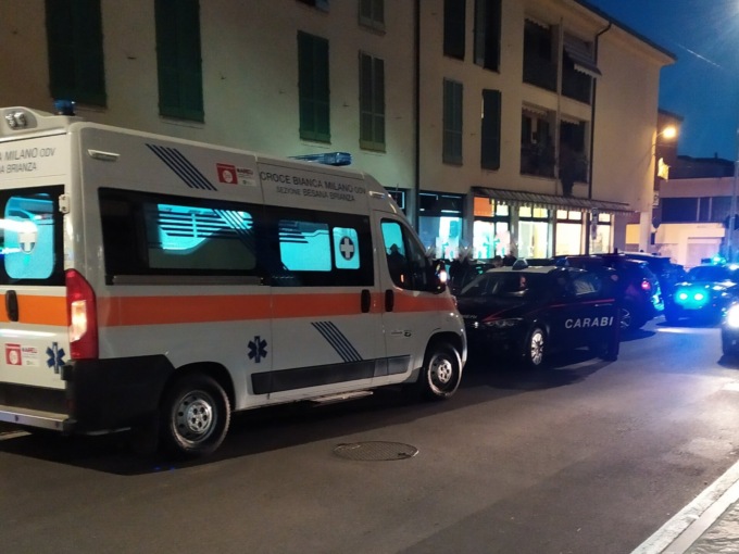 Giovane alterato in sala giochi a Muggiò, intervengono le Forze dell’ordine