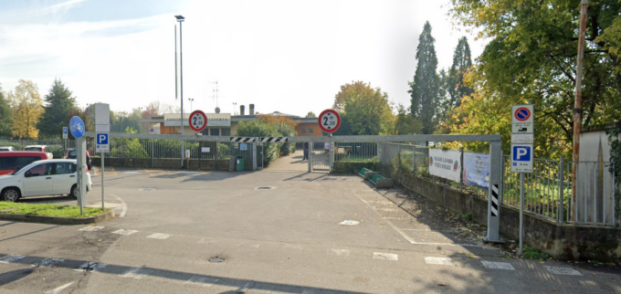 I camperisti vincono contro il Comune: via la sbarra dal parcheggio del Centro sportivo