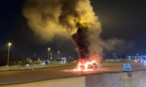 Auto a fuoco in Autostrada A4: intervengono i Vigili del fuoco