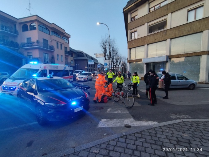 Ciclista travolto da un’auto a Varedo