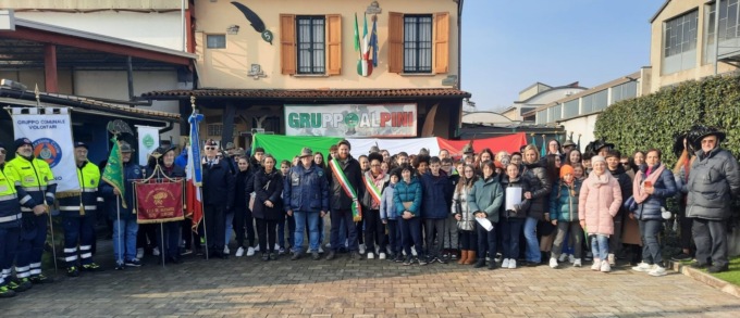 Il Consiglio comunale dei ragazzi ospite degli Alpini