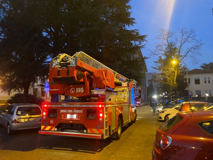 Vigili del Fuoco in azione nel centro di Desio