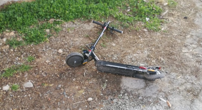 Schianto tra auto e monopattino a Meda, 17enne finisce in ospedale