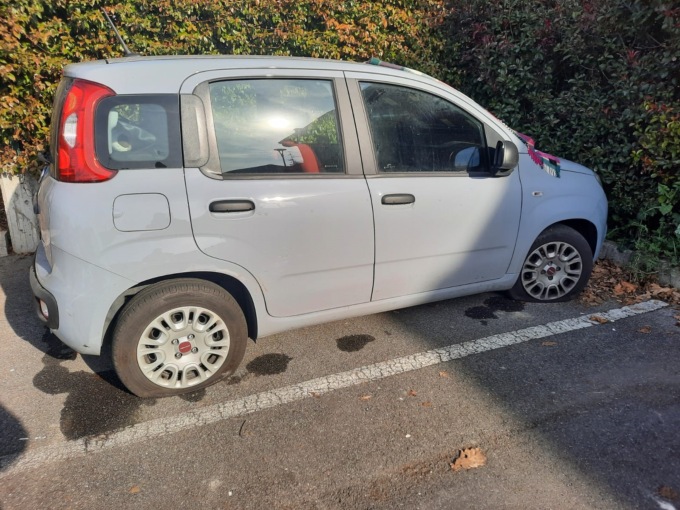 Raid dei vandali, danneggiate le auto in sosta