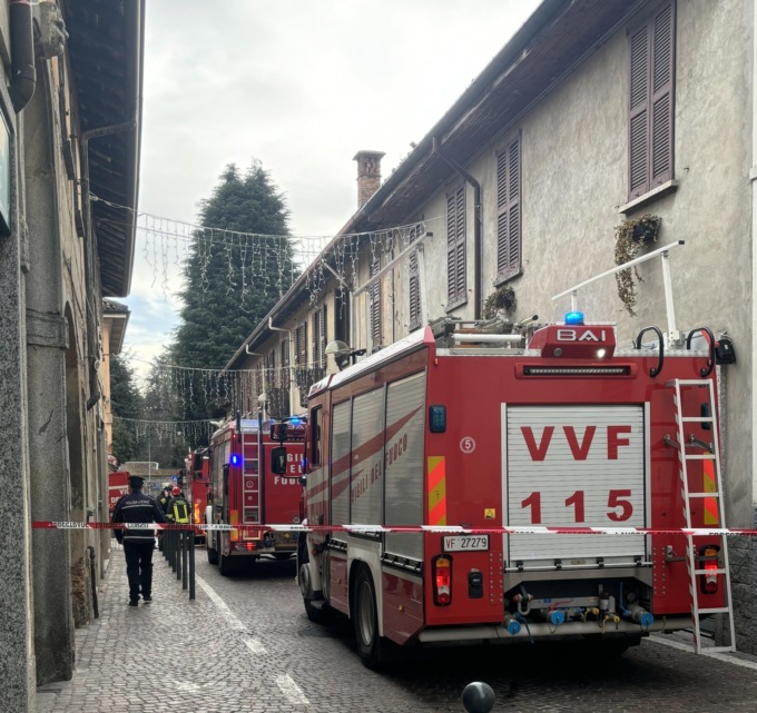Incendio a Verano, si addormenta con la sigaretta e resta intossicato