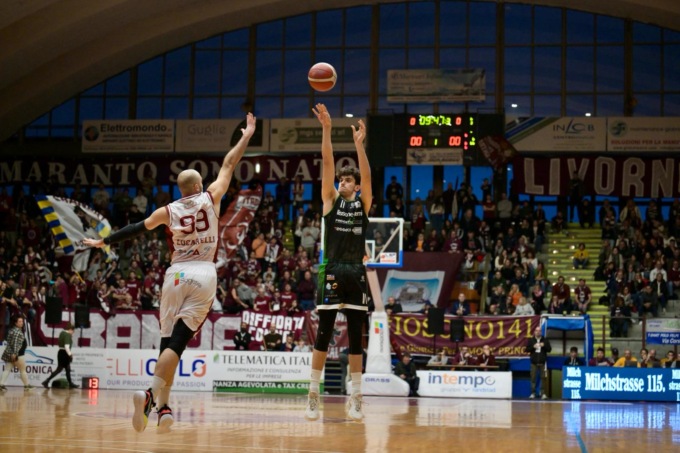 Brianza Casa Basket cede alla Libertas Livorno