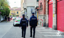 Due fratelli anziani in difficoltà aiutati dalla Polizia locale e dai Carabinieri