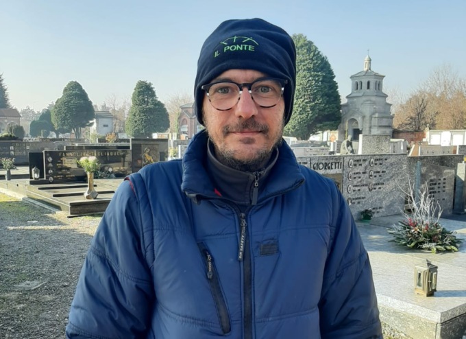 Il custode del cimitero: «Ero rimasto senza lavoro né casa, ora sono rinato»