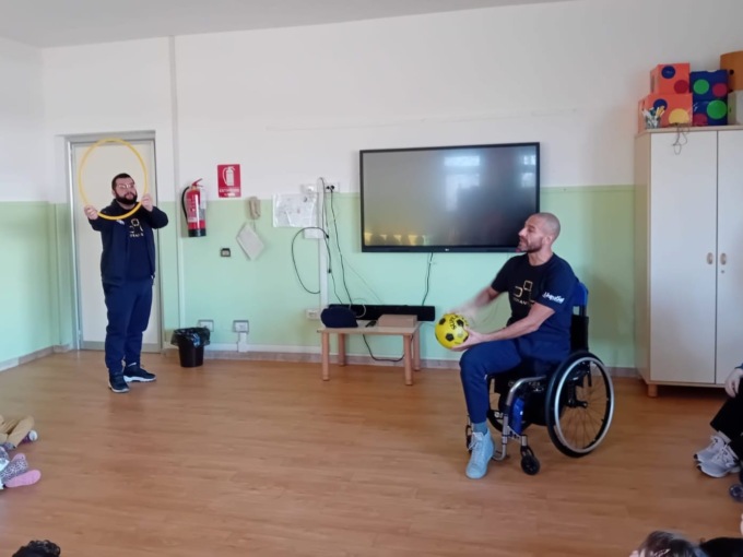 I bambini incontrano un campione paralimpico