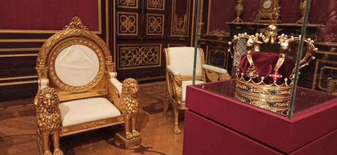 Monza, la Corona d'Italia conservata in Villa Reale